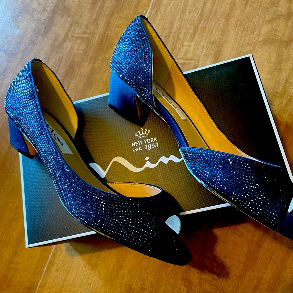 Brand new Nina ROSSIE Navy Luster Satin size 8W. Subtle Sparkle Peep-Toe Navy